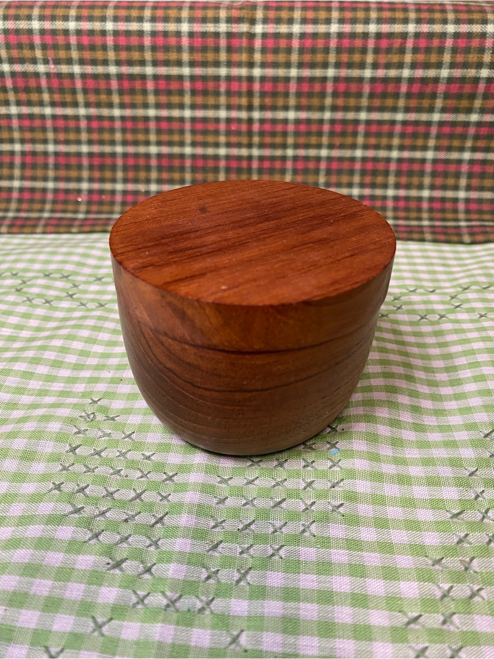Small wood salt cellar with swivel lid and magnetic closure (N-5)